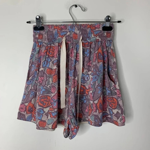 Aritzia Wilfred Shorts Print Pattern High Rise Flowy Purple y2k 2000s Size XS - Picture 2 of 10